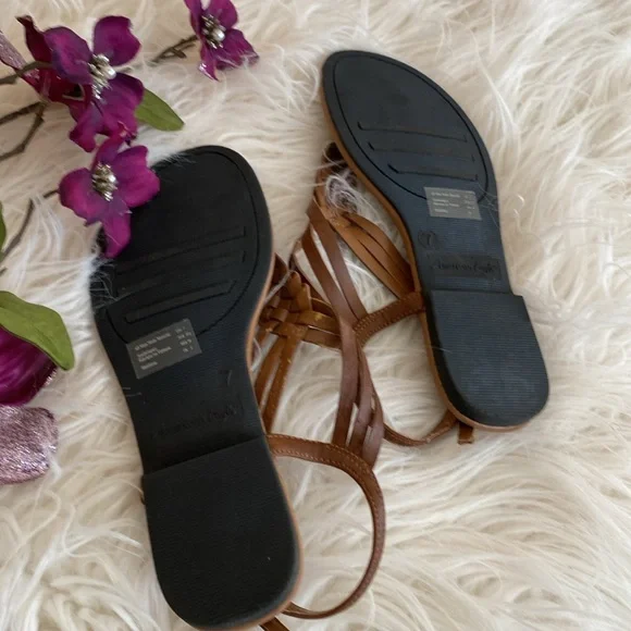 American Eagle sandals - Picture 6 of 13